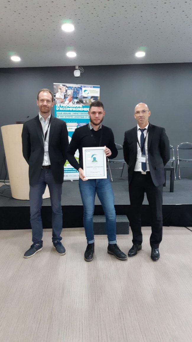 remise de la charte auprès de notre responsable QHSE